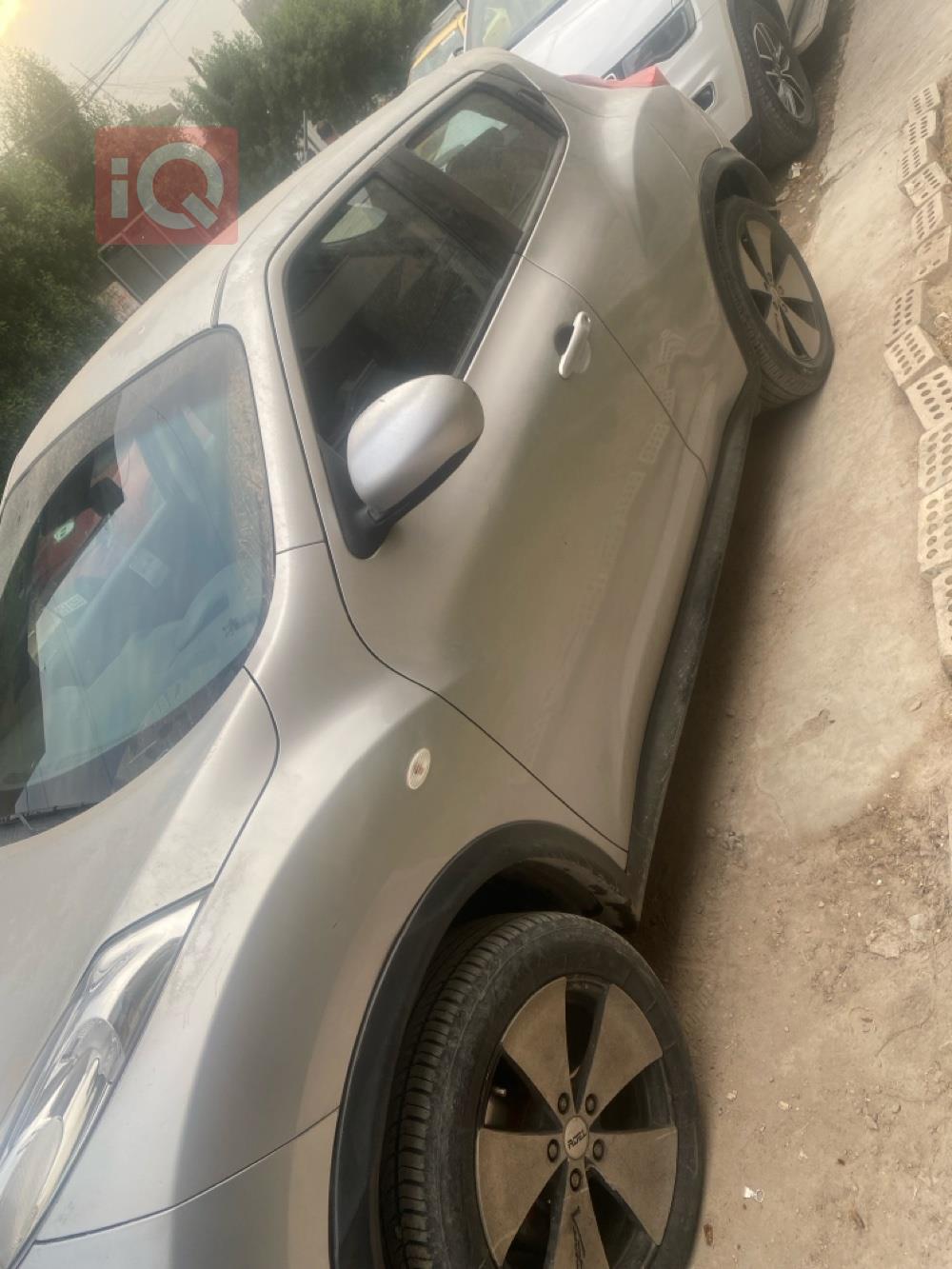 نيسان جوك